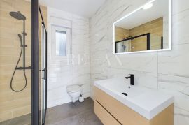 Crikvenica - dvoetažni stan, Crikvenica, Apartamento