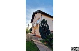 Kuća 197 m2 – Repušnica *Dvije garaže* (ID-2482/E), Maison