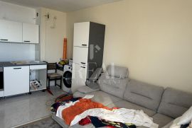 Prodaja stana u neboderu na Podmurvicama 1S+DB  41 M2, Rijeka, Kвартира