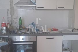 Prodaja stana u neboderu na Podmurvicama 1S+DB  41 M2, Rijeka, Kвартира