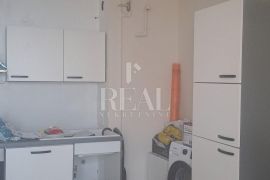 Prodaja stana u neboderu na Podmurvicama 1S+DB  41 M2, Rijeka, Kвартира