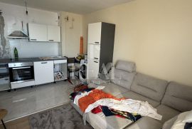 Prodaja stana u neboderu na Podmurvicama 1S+DB  41 M2, Rijeka, Kвартира