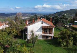 Pazin, kuća s dva stana, Pazin, House