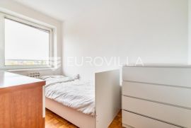 Zagreb, Trnje, trosoban stan površine 65 m2 + garaža, Zagreb, Daire