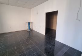 Novi Vinodolski, centar - poslovni prostor, 74m2, Novi Vinodolski, Propiedad comercial