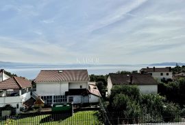 Opatija, Pobri – Luksuzan dvoetažni stan s okućnicom i pogledom na more (S3), Opatija - Okolica, Appartement