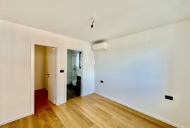 Opatija, Pobri – Luksuzan dvoetažni stan s okućnicom i pogledom na more (S3), Opatija - Okolica, Appartment