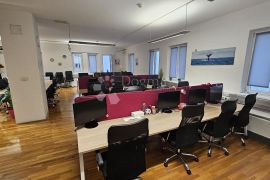 ATRAKTIVAN POSLOVNI PROSTOR U CENTRU GRADA, Rijeka, Commercial property