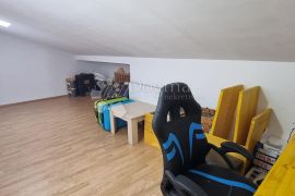 NOVIGRAD- ODLIČAN STAN SA 3 SPAVAĆE SOBE NA 1.5 KM OD MORA, Novigrad, Apartamento