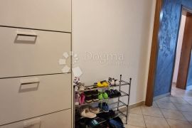 NOVIGRAD- ODLIČAN STAN SA 3 SPAVAĆE SOBE NA 1.5 KM OD MORA, Novigrad, Appartment