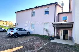 NOVIGRAD- ODLIČAN STAN SA 3 SPAVAĆE SOBE NA 1.5 KM OD MORA, Novigrad, Appartement