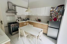 GRAĐANSKI STAN NA NAJTRAŽENIJOJ LOKACIJI U GRADU!, Donji Grad, Appartement