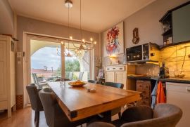 Apartmanska  kuća 2. red od mora, Crikvenica, Haus