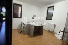 Poslovno - stambeni prostor u blizini Mladenovca ID#124591, Mladenovac, Propiedad comercial