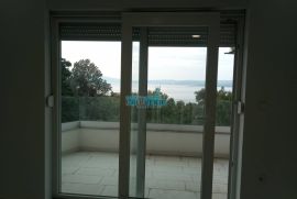 TOP NOVOGRADNJA ISPOD MAGISTRALE 100 m OD PLAŽE, Crikvenica, Appartment