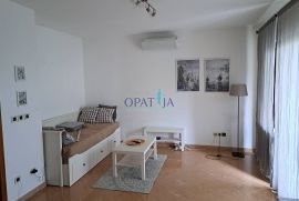 Ičići stan 1S+DB, 46.6 m2 , visoko prizemlje, Opatija - Okolica, Appartement