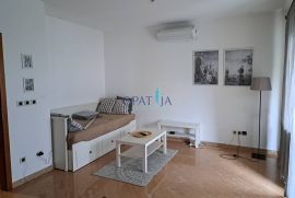 Ičići stan 1S+DB, 46.6 m2 , visoko prizemlje, Opatija - Okolica, Appartement