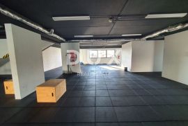 RIJEKA, CENTAR - Poslovni prostor Zagrad 350m2, Rijeka, Propiedad comercial