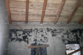 Kamena kuća Prodaje se stara kamena kuća u netaknutoj prirodi, Lanišće, Lanišće, House