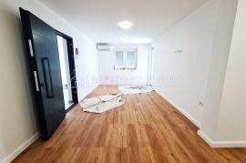 KRASAN STAN U SUTERENU NOVOGRADNJE, Crikvenica, Appartement