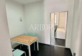 Ciottina ulica, stan 86m2 za najam, Rijeka, Flat