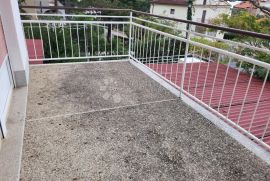 Stan blizu mora sa četiri parkirna mjesta, Crikvenica, Appartement