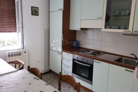 Stan blizu mora sa četiri parkirna mjesta, Crikvenica, Appartement