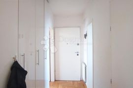 Komforan i svijetao stan s velikom terasom Novi Zagreb, Istok, Novi Zagreb - Istok, Appartment