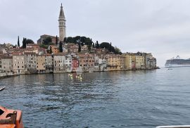 Predivna kuća u Rovinju s pogledom na more i starogradsku jezgru!, Rovinj, Ev