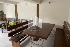 Klenovica, stan 3S+DB + konoba, Novi Vinodolski, Appartement