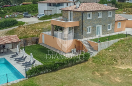 Istra, Momjan- predivna villa sa bazenom u izgradnji!, Buje, Haus