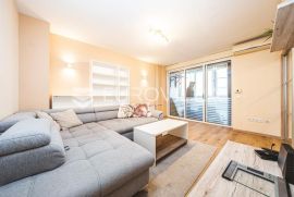 Zagreb, Dugave, uređen trosoban stan NKP 66.56 m2, Zagreb, Apartamento