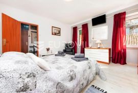 Istra, Rovinj, predivan jednosoban stan 50m2 na drugom katu s pogledom na more, Rovinj, Appartment