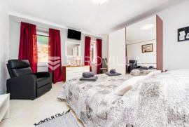 Istra, Rovinj, predivan jednosoban stan 50m2 na drugom katu s pogledom na more, Rovinj, Kвартира