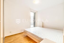 Zagreb, Veliko Polje, moderno uređeni prostrani trosoban stan NKP 90 m2 + VPM, Zagreb, Apartamento