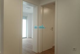 SNIŽENO CRIKVENICA NOVOGRADNJA 55m2 + vrt 52m2, Crikvenica, Kвартира