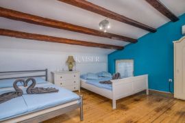 Otok Krk, Šilo, okolica - kuća sa bazenom 145m2, Dobrinj, Casa