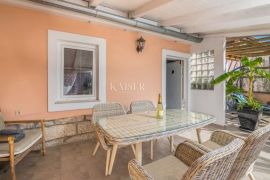 Otok Krk, Šilo, okolica - kuća sa bazenom 145m2, Dobrinj, Casa