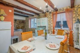 Otok Krk, Šilo, okolica - kuća sa bazenom 145m2, Dobrinj, Casa