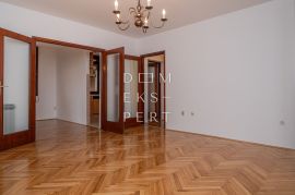 Rendićeva, Useljiv trosoban stan na zadnjem katu - 60m2, Maksimir, Appartment