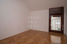 Rendićeva, Useljiv trosoban stan na zadnjem katu - 60m2, Maksimir, Appartement