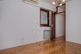 Rendićeva, Useljiv trosoban stan na zadnjem katu - 60m2, Maksimir, Appartement