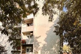 STAN U CENTRU S GARAŽOM!, Pula, Apartamento