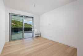 OPATIJA centar STAN 261 m2, Opatija, Appartamento