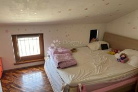 POREČ (okolica) Stan sa vrtom i bazenom, Poreč, Apartamento