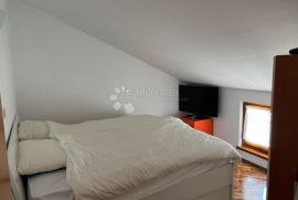 POREČ (okolica) Stan sa vrtom i bazenom, Poreč, Apartamento