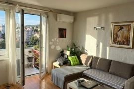 Prostran stan sa predivnim pogledom na Kvarnerski zaljev, Rijeka, Appartement