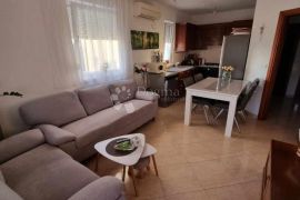 POREČ Stan u prizemlju sa vrtom 2SS+DB, Poreč, Appartement