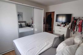 POREČ Stan u prizemlju sa vrtom 2SS+DB, Poreč, Appartment