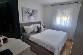 POREČ Stan u prizemlju sa vrtom 2SS+DB, Poreč, Appartment